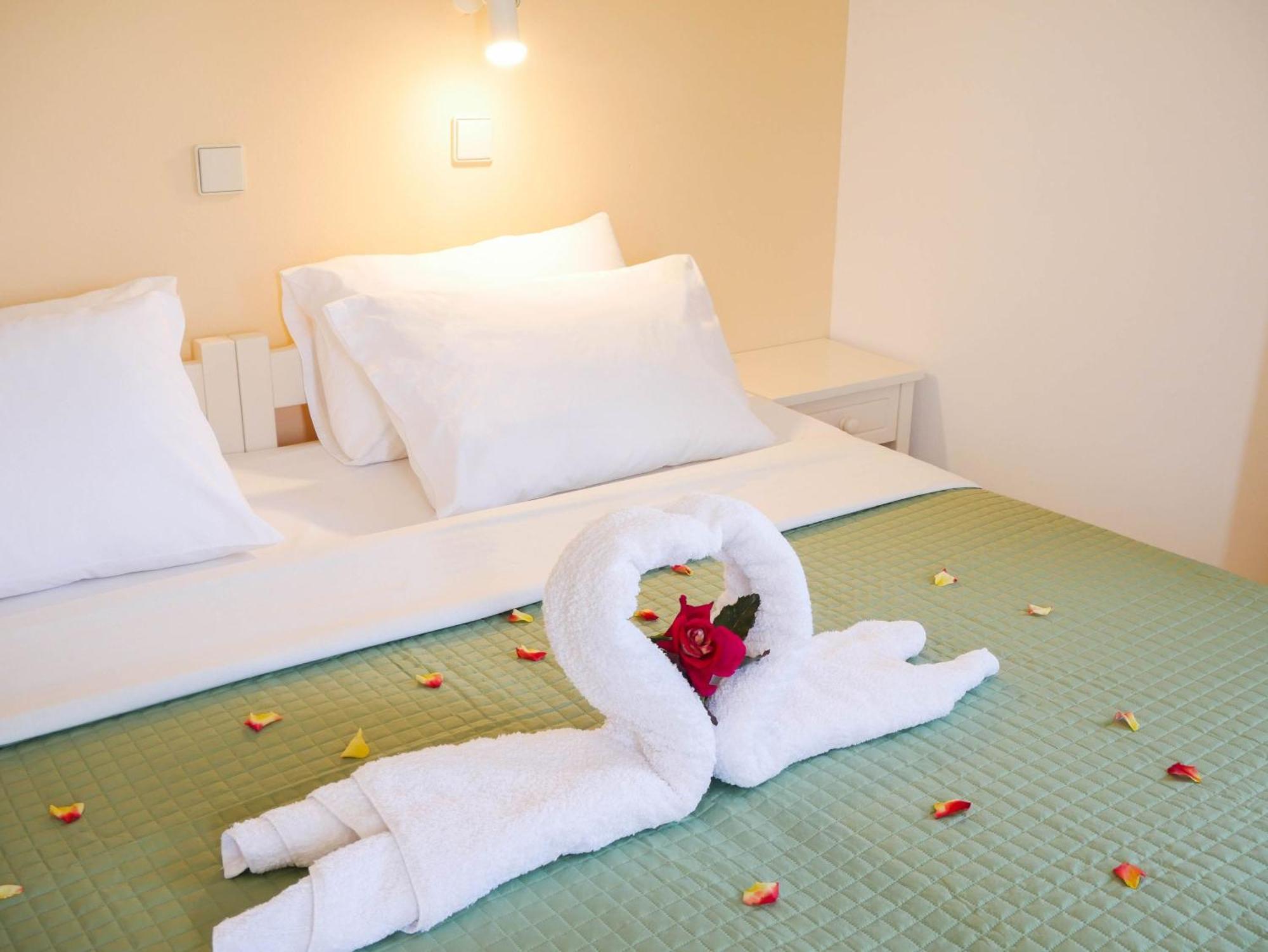 Litinas Apartments With Pool Agia Marina المظهر الخارجي الصورة