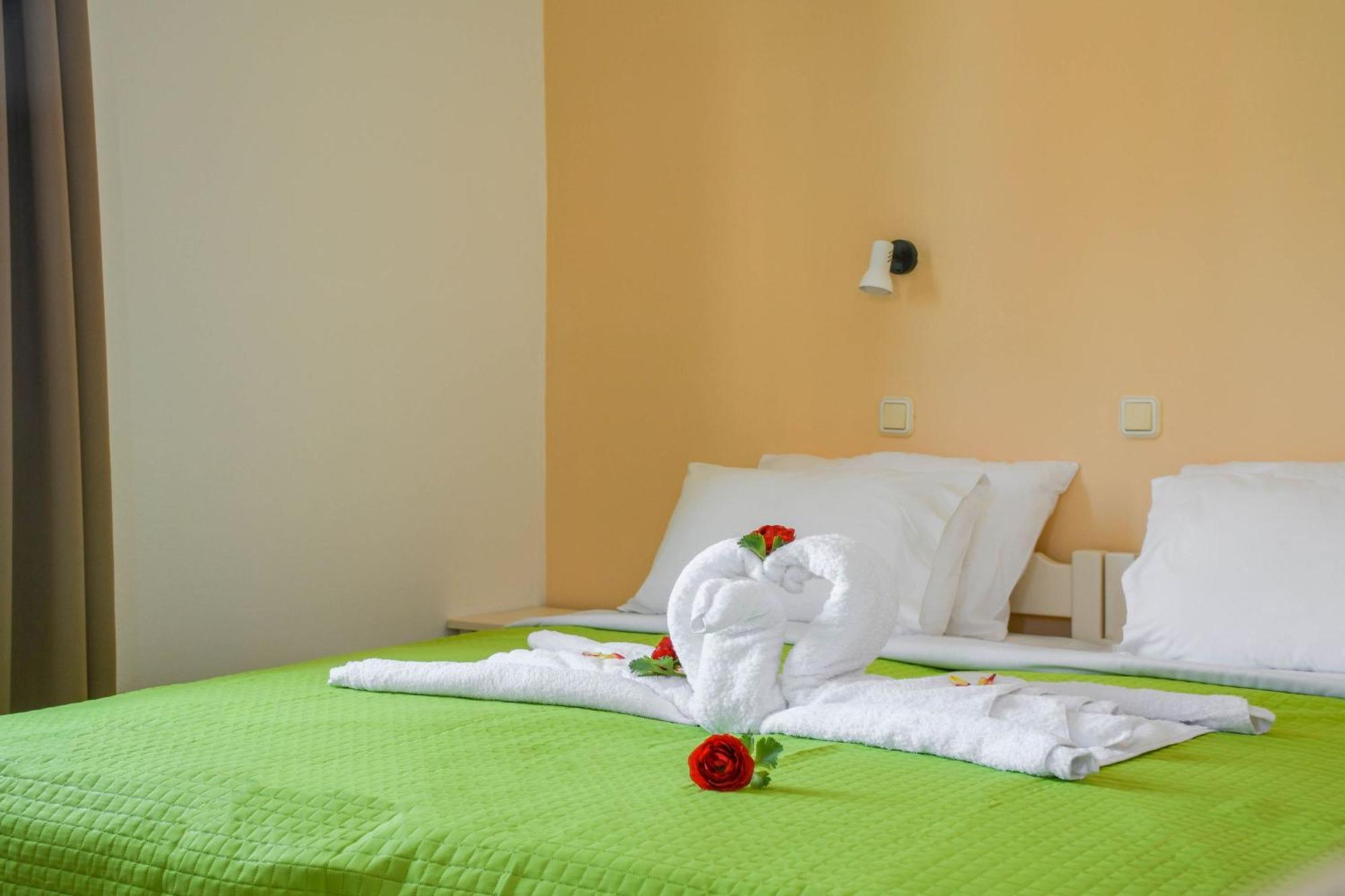 Litinas Apartments With Pool Agia Marina المظهر الخارجي الصورة