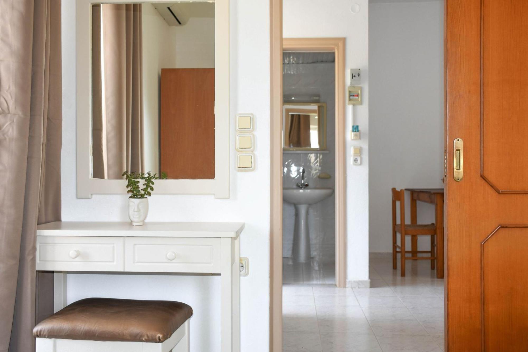 Litinas Apartments With Pool Agia Marina المظهر الخارجي الصورة